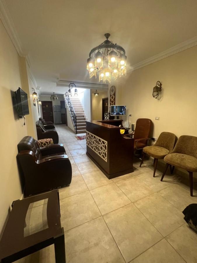 Bedouin Pyramids View Hotel Kafrat al Jabal Bagian luar foto