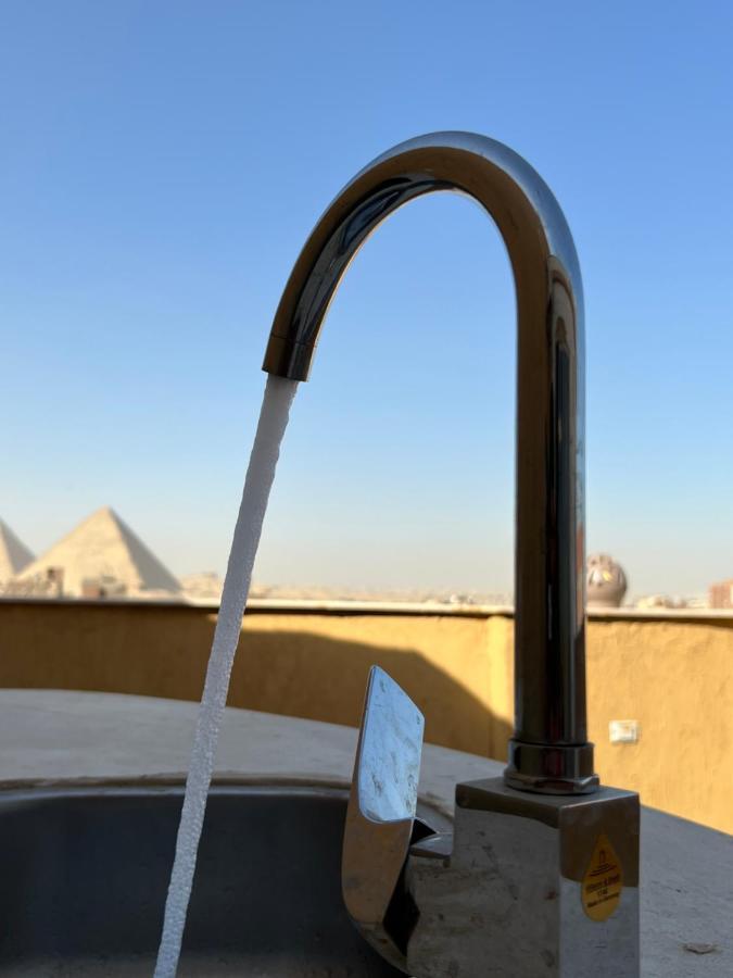 Bedouin Pyramids View Hotel Kafrat al Jabal Bagian luar foto