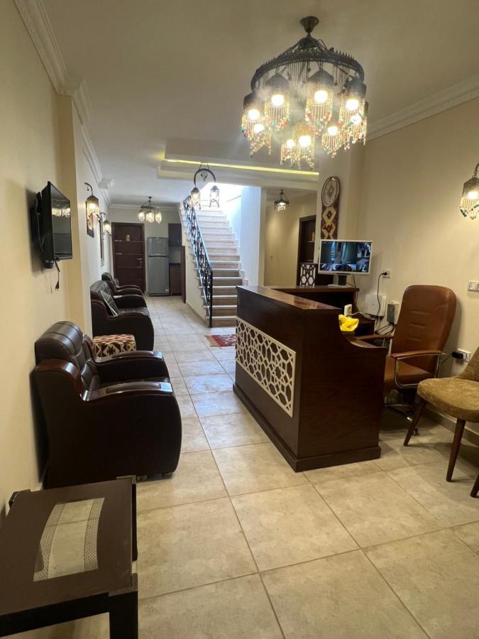 Bedouin Pyramids View Hotel Kafrat al Jabal Bagian luar foto