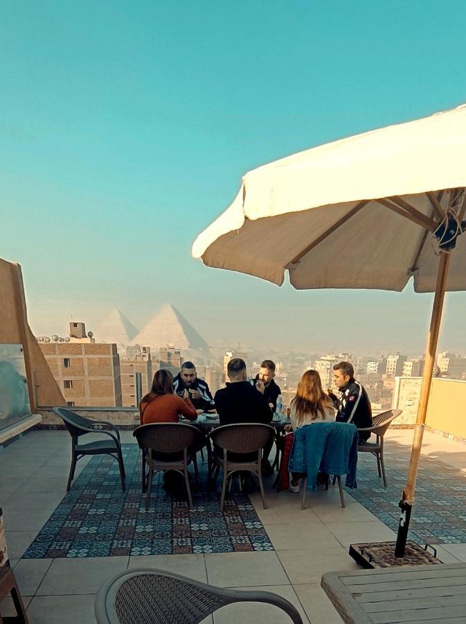 Bedouin Pyramids View Hotel Kafrat al Jabal Bagian luar foto